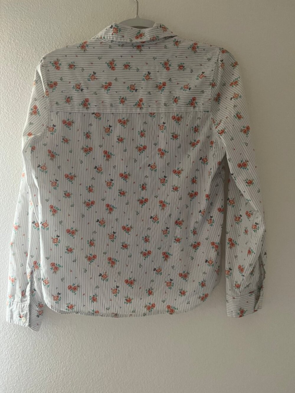 Forever 21 Floral Ruffled Button Down - Picture 3 of 3